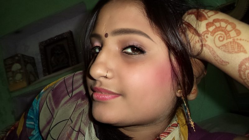 Sexy Indian Babe With Nose Ring